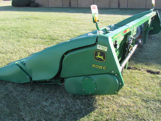 2012 John Deere 608C in