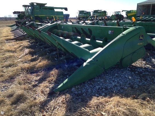 2009 John Deere 608C in