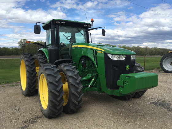 2013 John Deere 8335R in