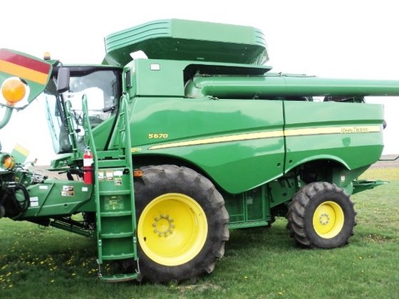 2012 John Deere S670 in