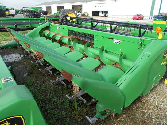 2013 John Deere 608C in