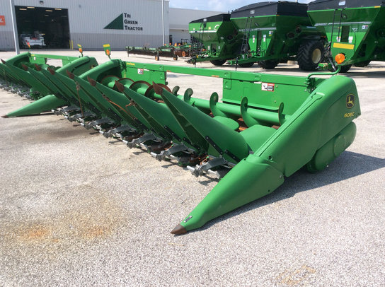 2013 John Deere 608C in
