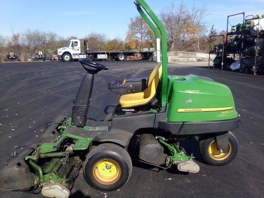2008 John Deere 2500E in