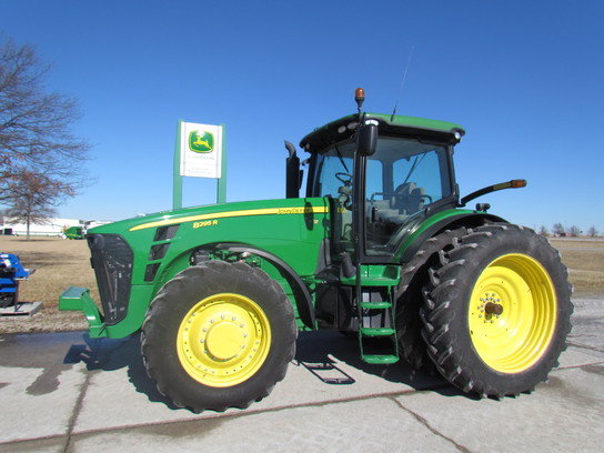 2010 John Deere 8295R in