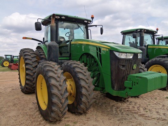 2013 John Deere 8310R in