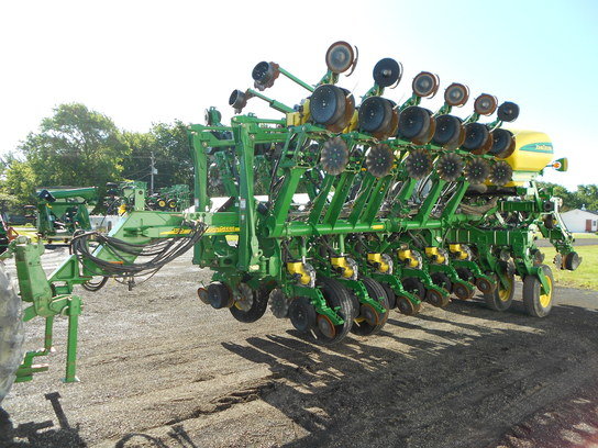 2009 John Deere 1790 in