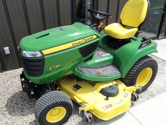 2013 John Deere X730 in