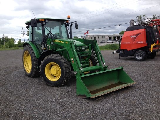 2010 John Deere 5085M in