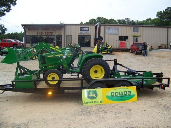 2017 John Deere 3032E in