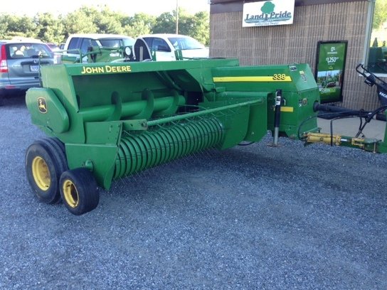 2004 John Deere 338 in