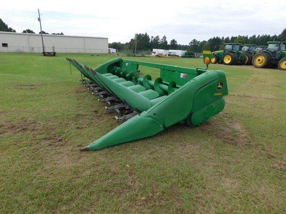 2013 John Deere JD608C in