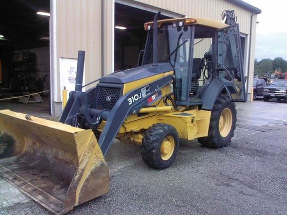 2011 John Deere 310J in