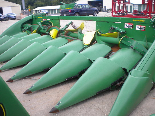 2013 John Deere 608C in