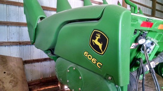 2012 John Deere 606C in
