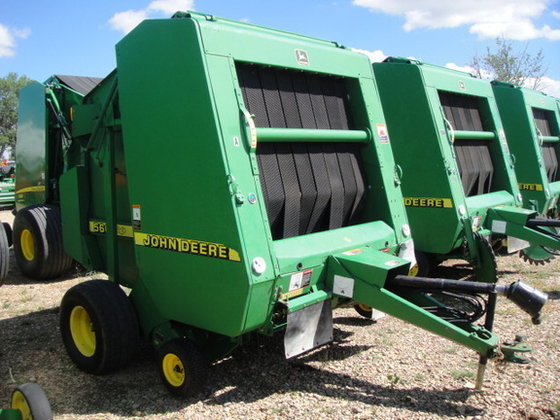 1999 John Deere 566 in