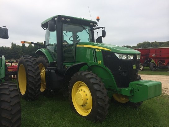 2013 John Deere 7230R in