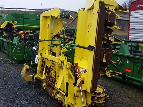 2004 John Deere 688 in