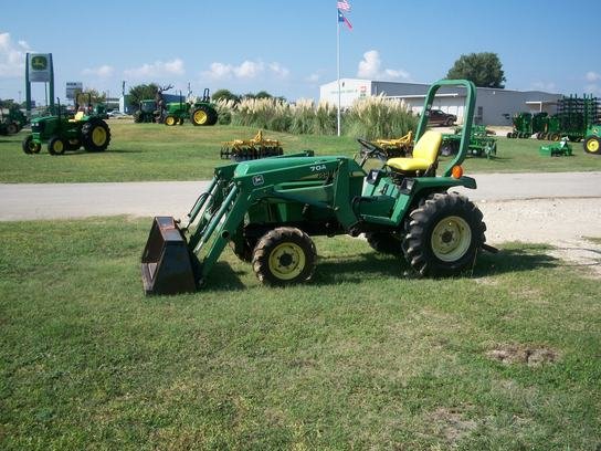 John Deere 955 in Hamilton,