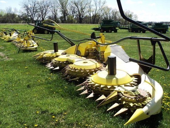 2012 John Deere 770 in