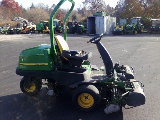 2007 John Deere 2500E in