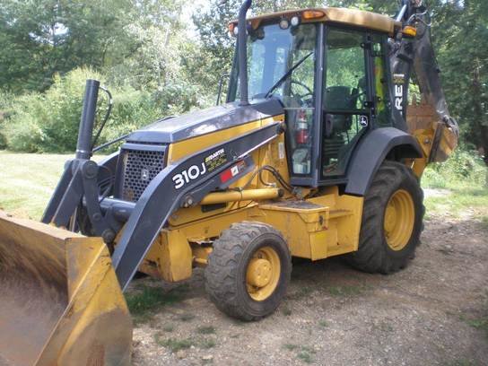 2011 John Deere 310J in