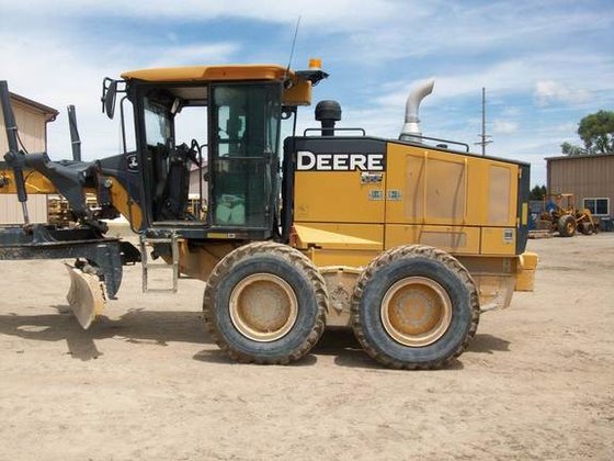 2011 John Deere 772G in