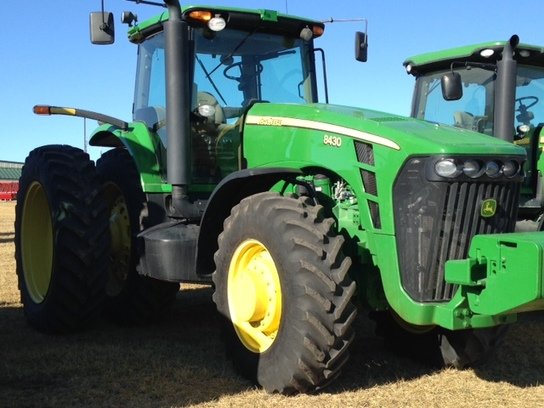2007 John Deere 8430 in