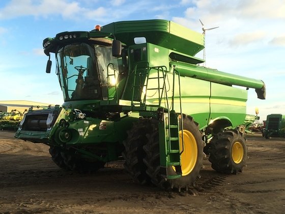 2013 John Deere S670 in