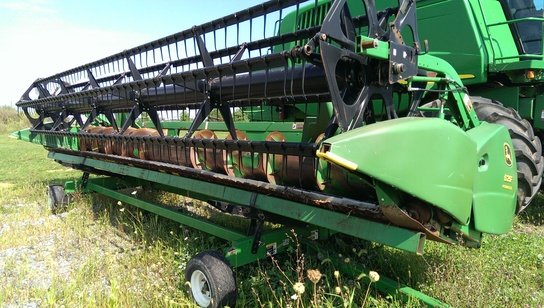 2005 John Deere 625F in