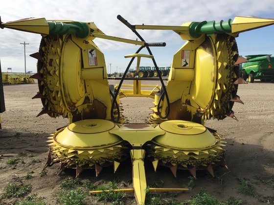 2011 John Deere 678 in