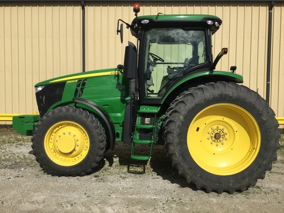 2013 John Deere 7200R in