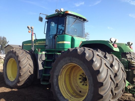 2002 John Deere 9320 in