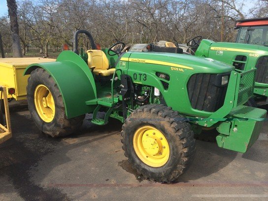 2009 John Deere 5105ML in