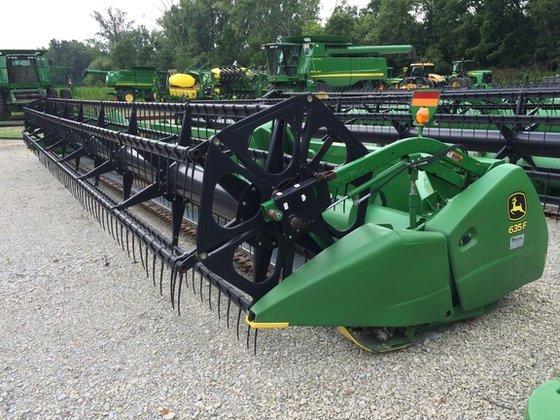2012 John Deere 635F in