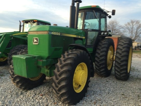1983 John Deere 4650 in