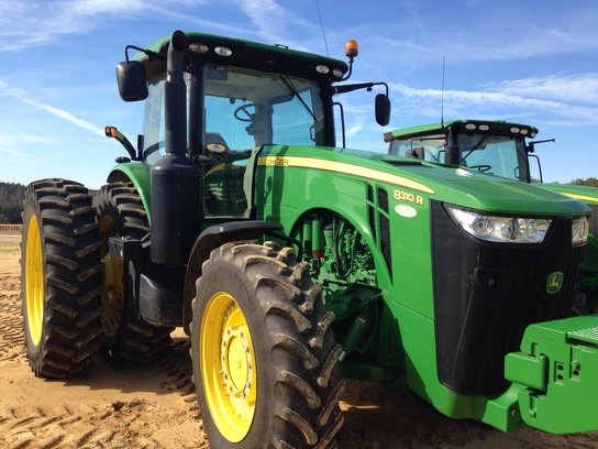 2014 John Deere 8310R in