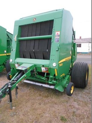 2009 John Deere 568 in
