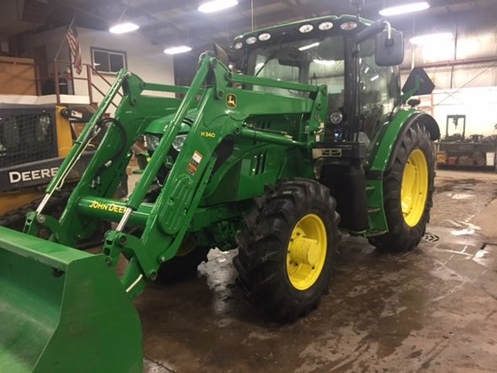 2013 John Deere 6125R in