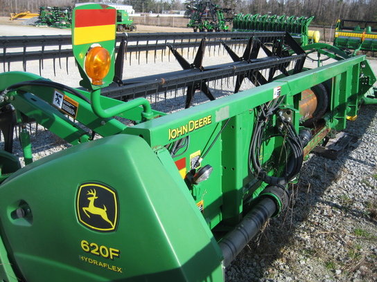 2004 John Deere 620F in