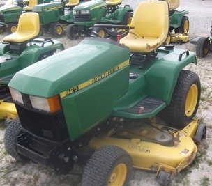 1999 John Deere 425 in