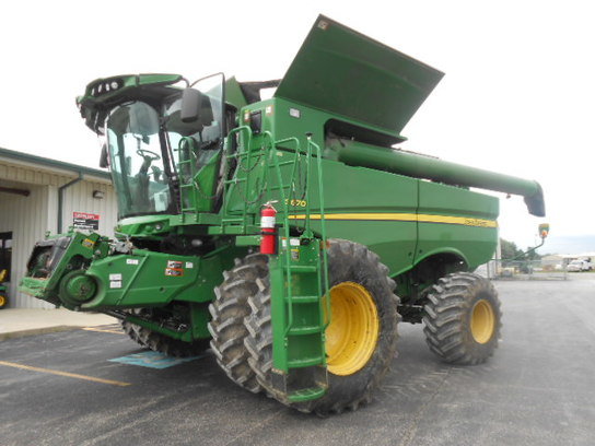 2013 John Deere S670 in