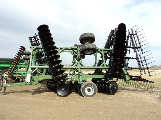 Wishek 862LNT in Langdon, ND