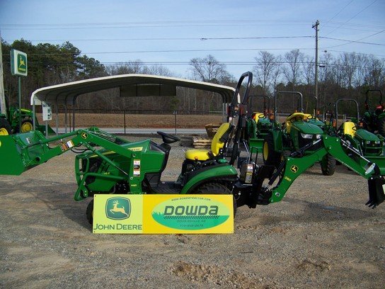 2017 John Deere 1025R in