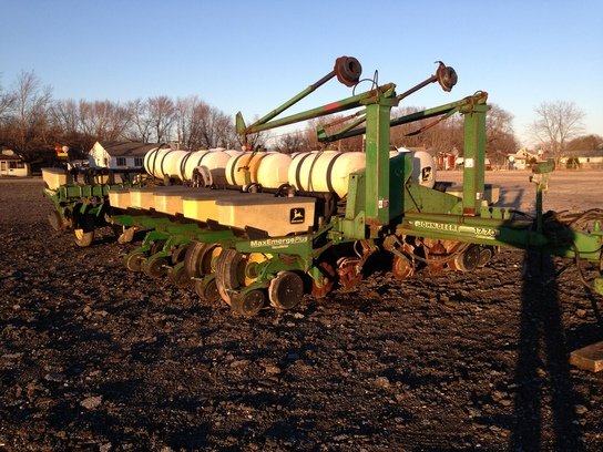 1996 John Deere 1770 in