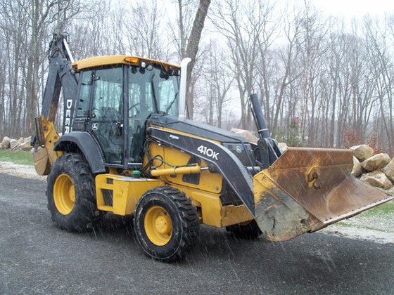 2013 John Deere 410K in