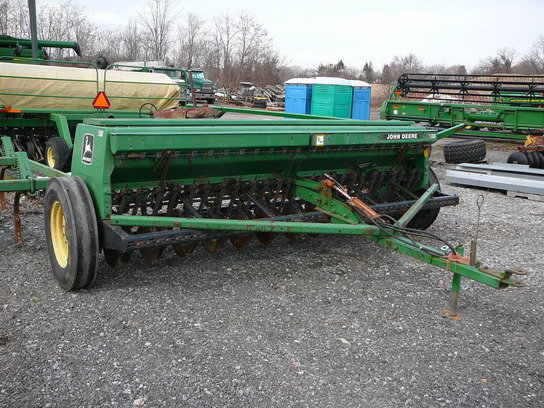 John Deere 450 in Frederick,