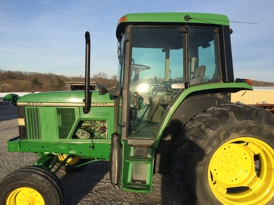 1993 John Deere 6200 in