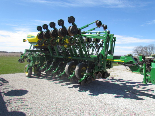 2010 John Deere 1790 in