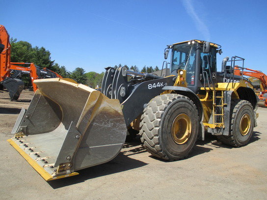 2013 John Deere 844K in