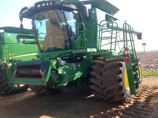 2013 John Deere S670 in